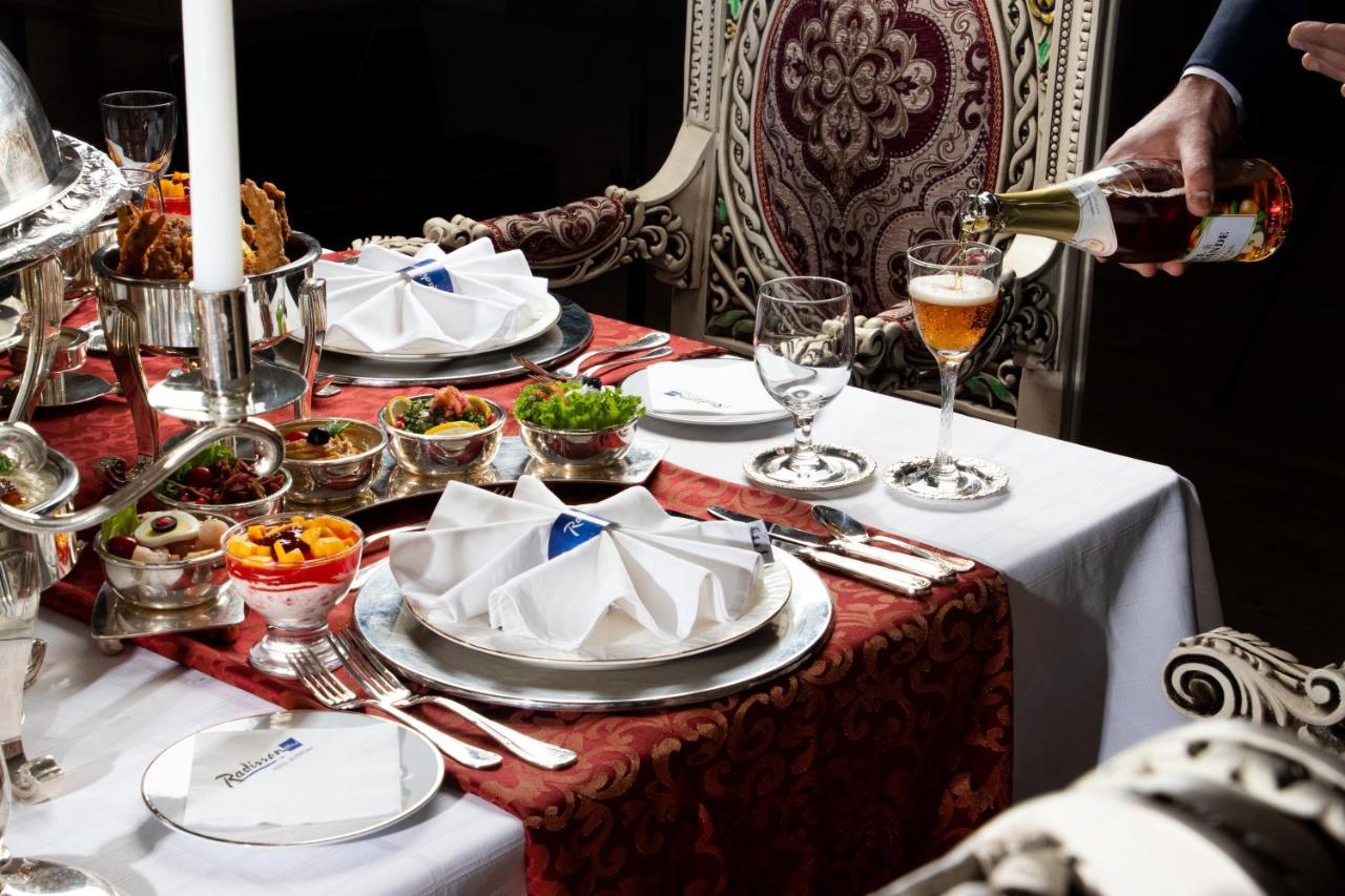 Radisson Blu Hotel, Burajda Zewnętrze zdjęcie