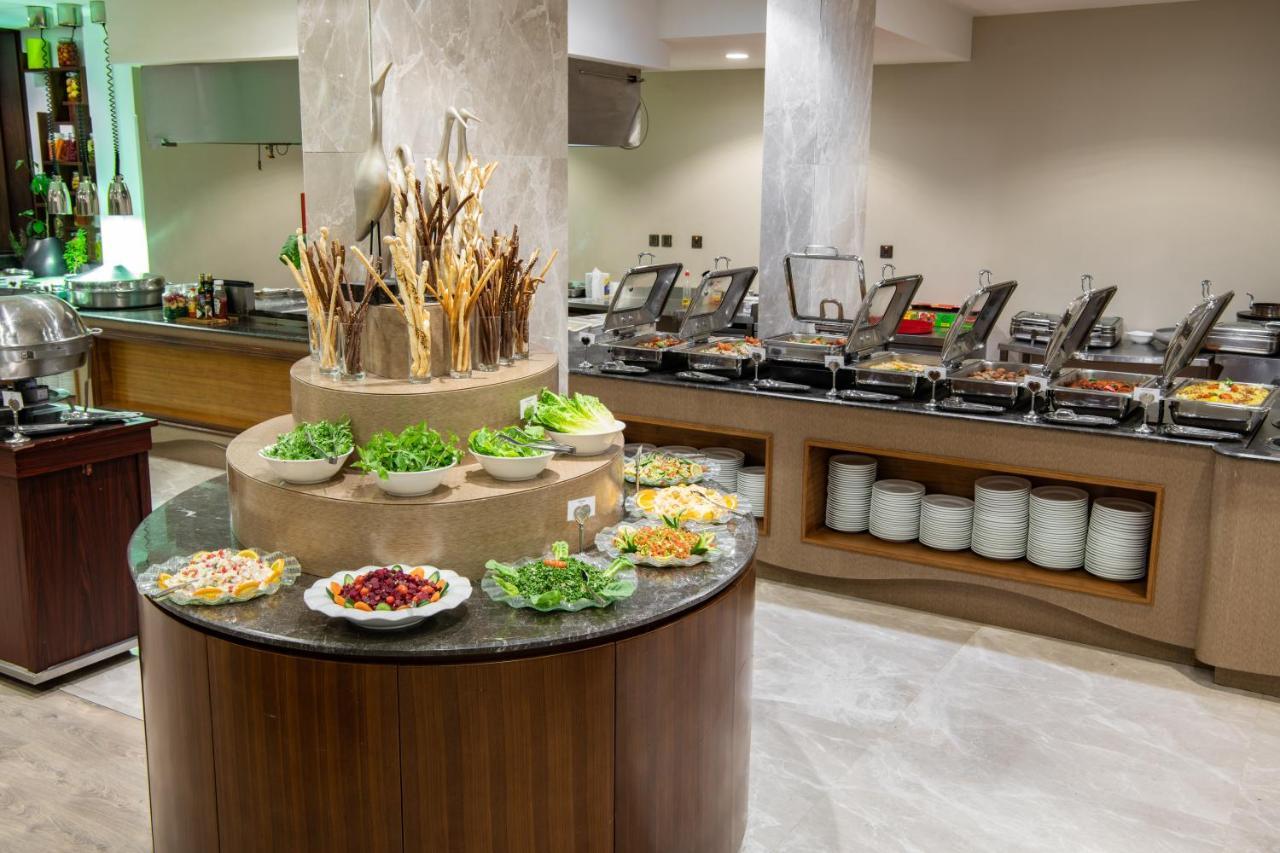 Radisson Blu Hotel, Burajda Zewnętrze zdjęcie