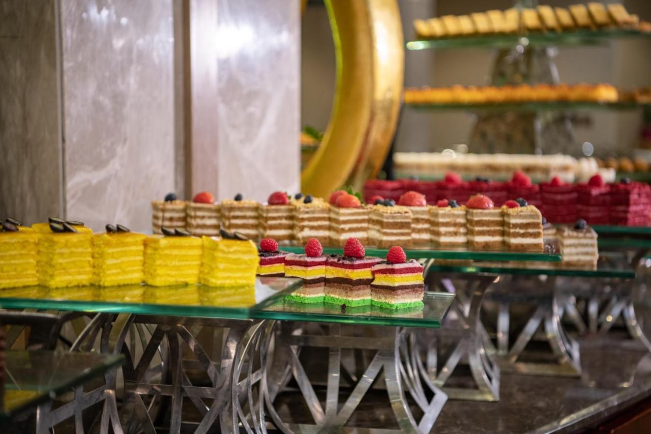 Radisson Blu Hotel, Burajda Zewnętrze zdjęcie